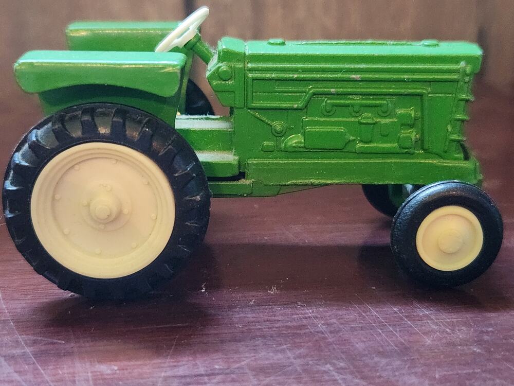 Vintage Tootsietoy Green Farm Tractor Diecast Chicago USA Toy